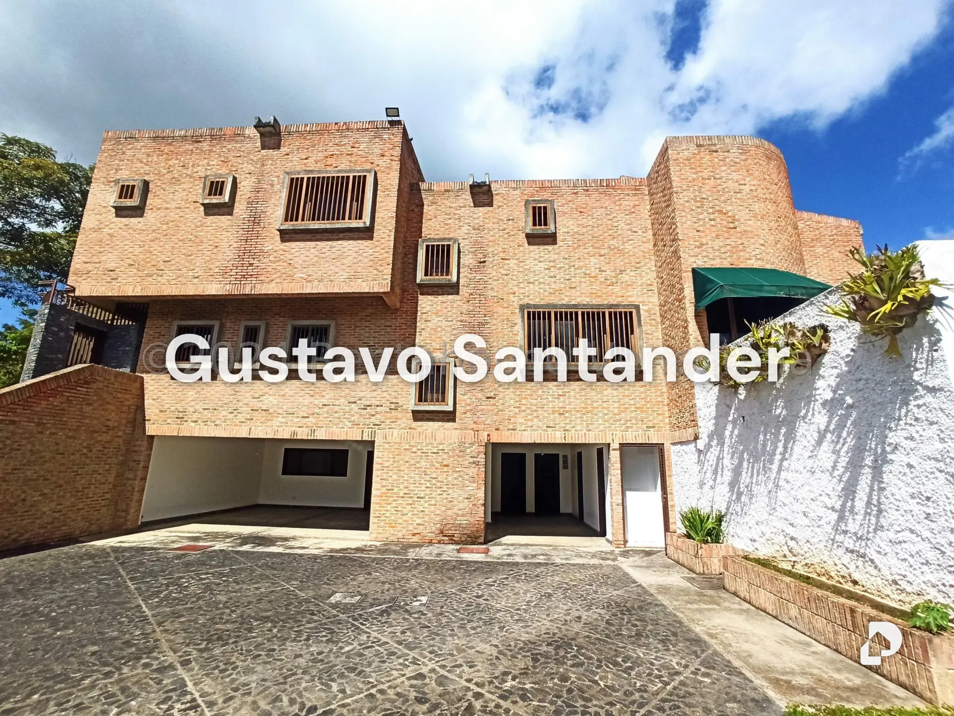 House in La Lagunita Country Club, Caracas – 1