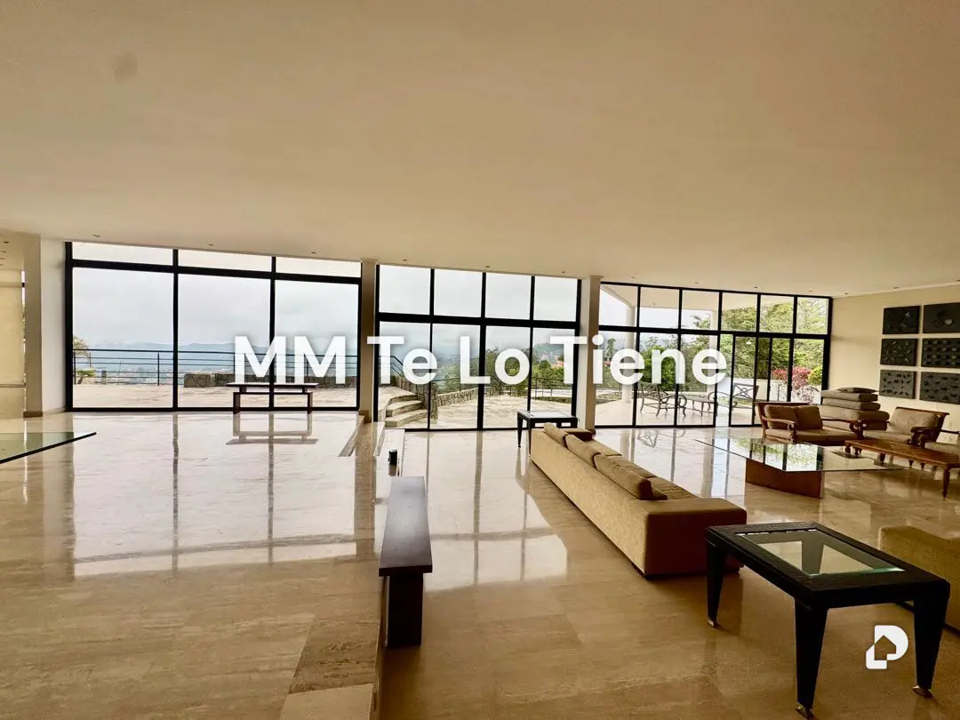 House in La Lagunita, Caracas – 19