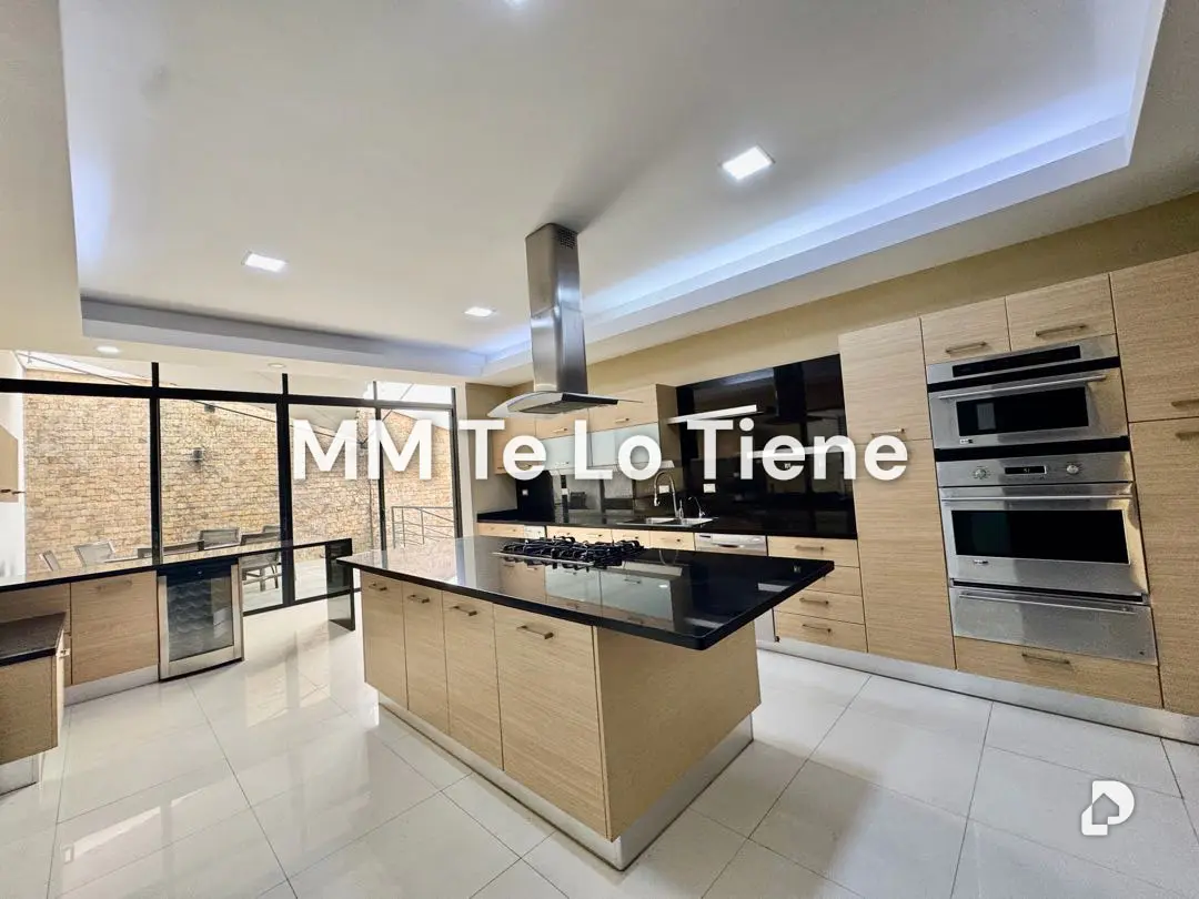 House in La Lagunita, Caracas – 17