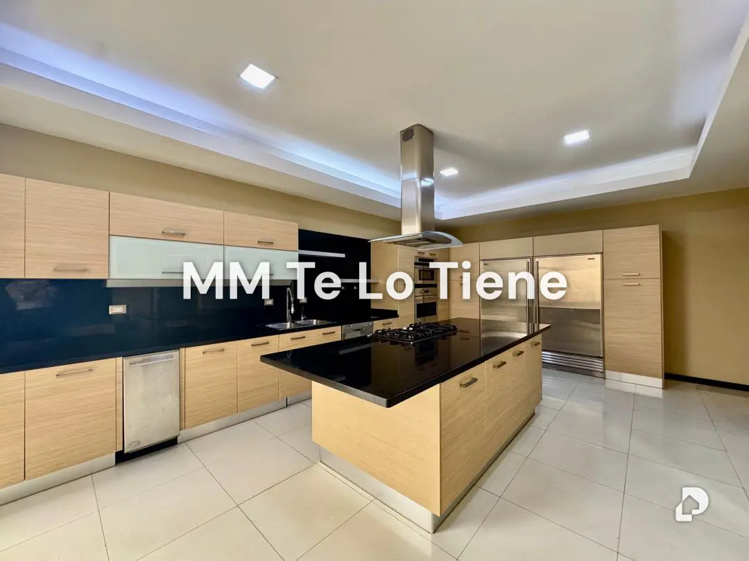 House in La Lagunita, Caracas – 16