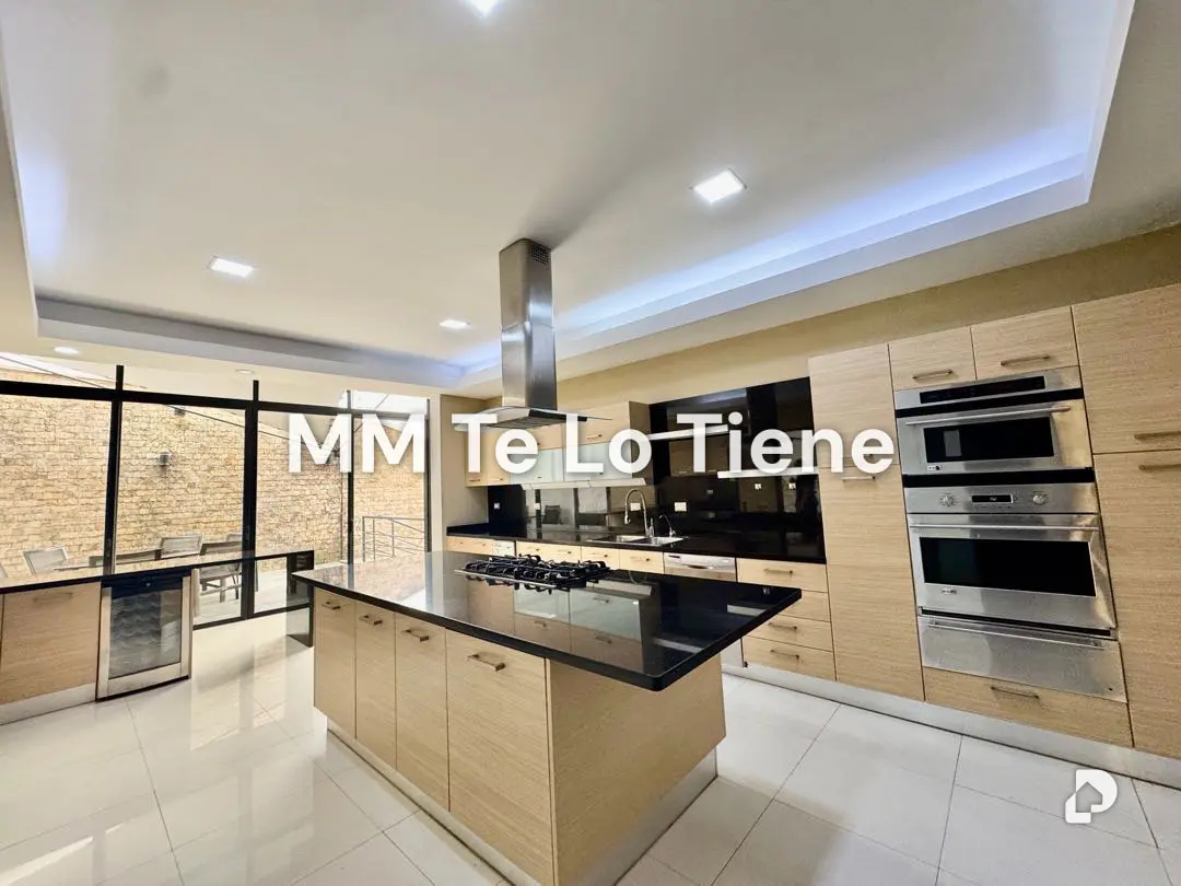 House in La Lagunita, Caracas – 15