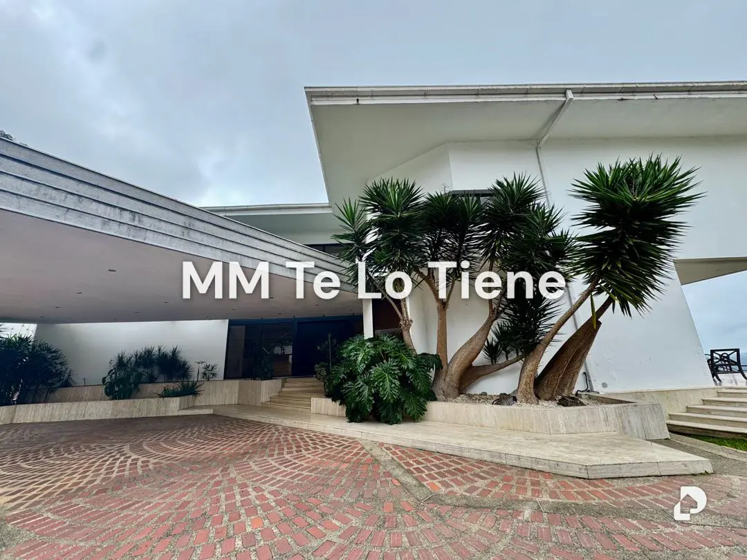 House in La Lagunita, Caracas – 4