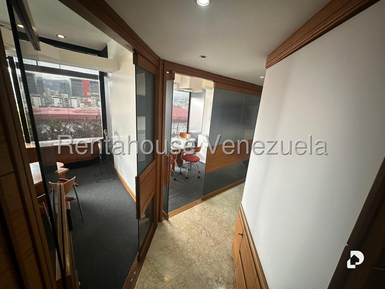 Oficina en La Castellana, Caracas – 15