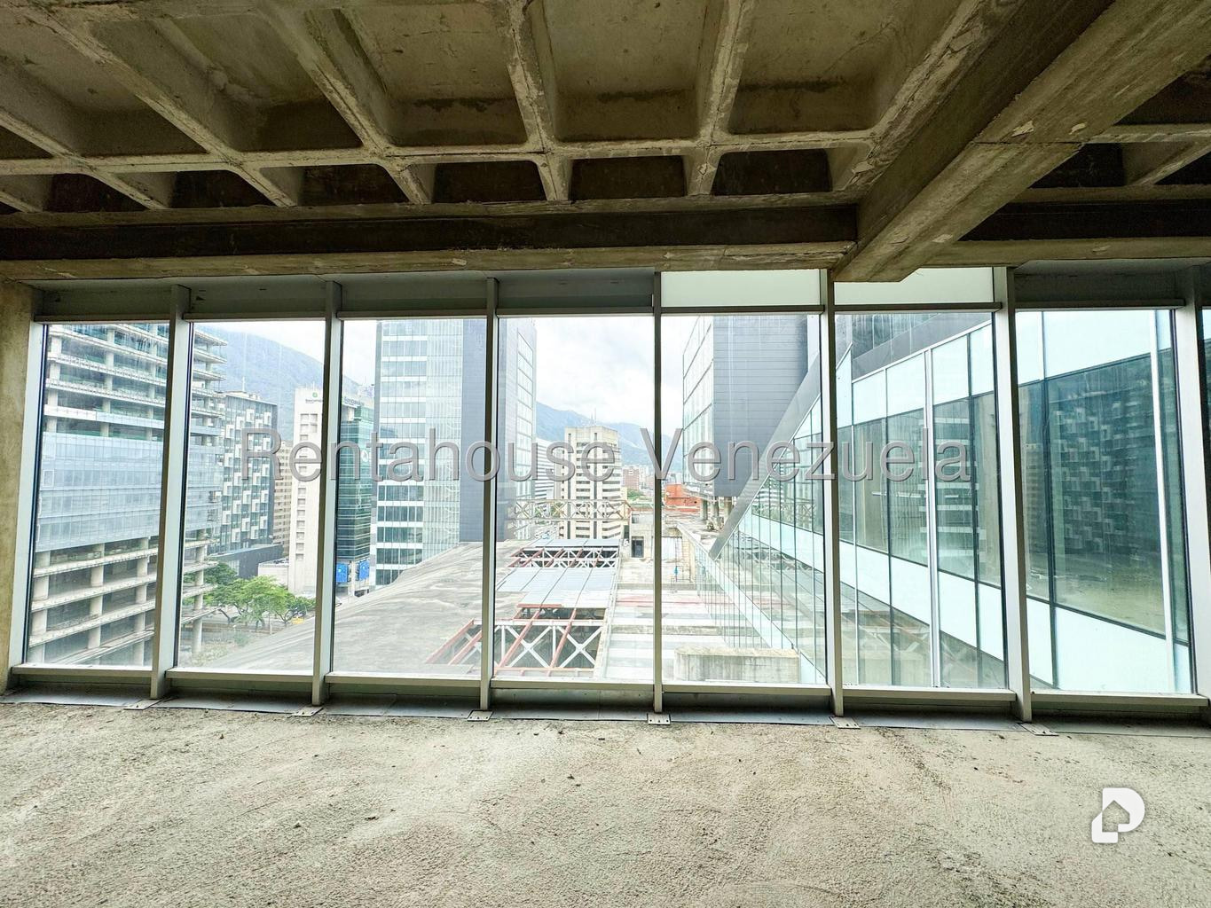 Oficina en La Castellana, Caracas – 13