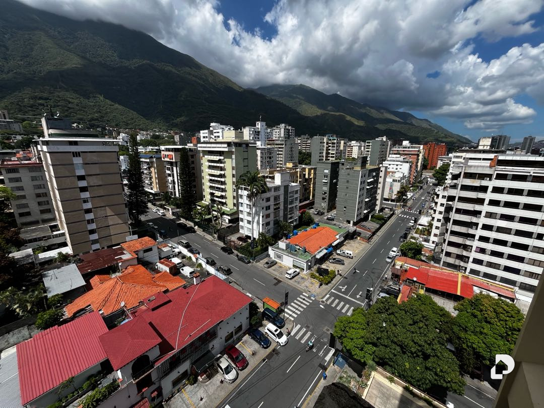 Apartamento en Los Palos Grandes, Caracas – 16