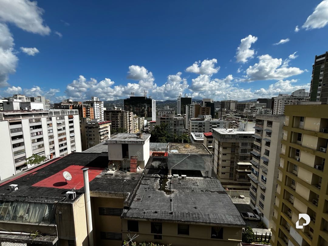 Apartamento en Los Palos Grandes, Caracas – 11