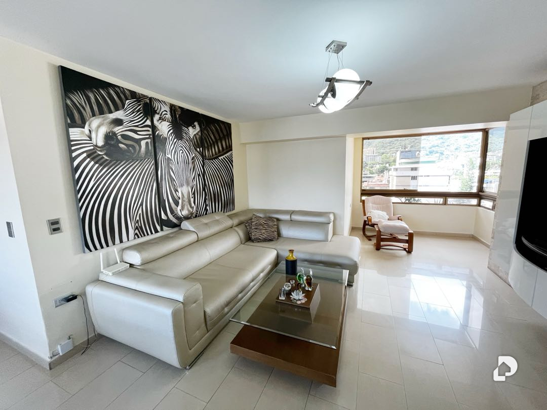 Apartamento en Los Palos Grandes, Caracas – 12