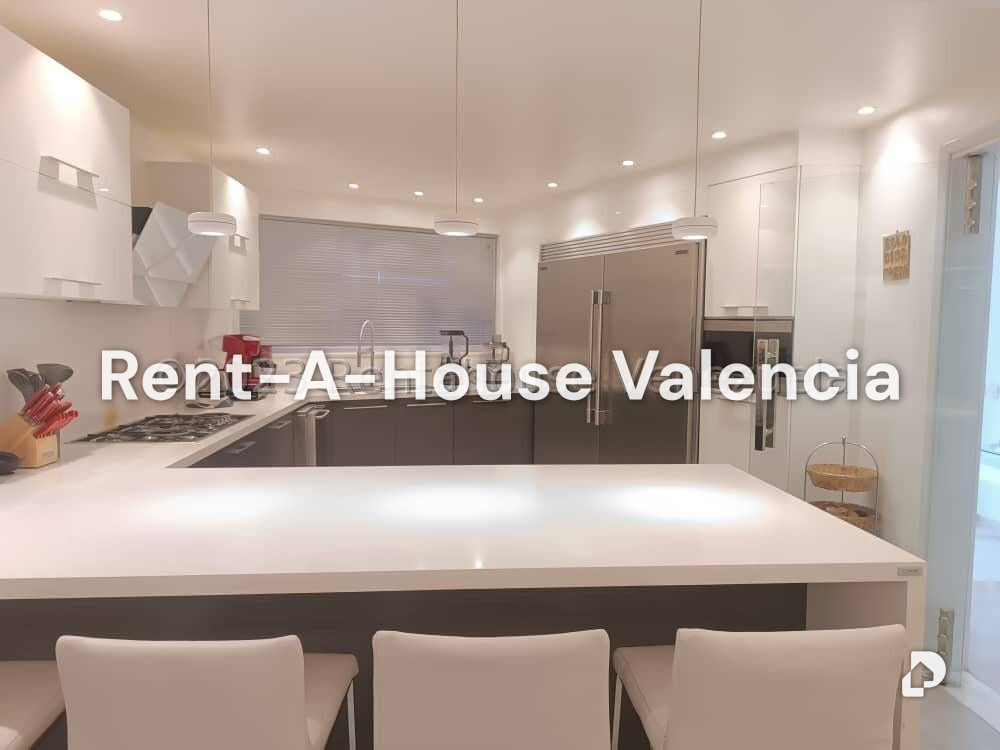 Casa en Altos de Guataparo, Valencia – 18