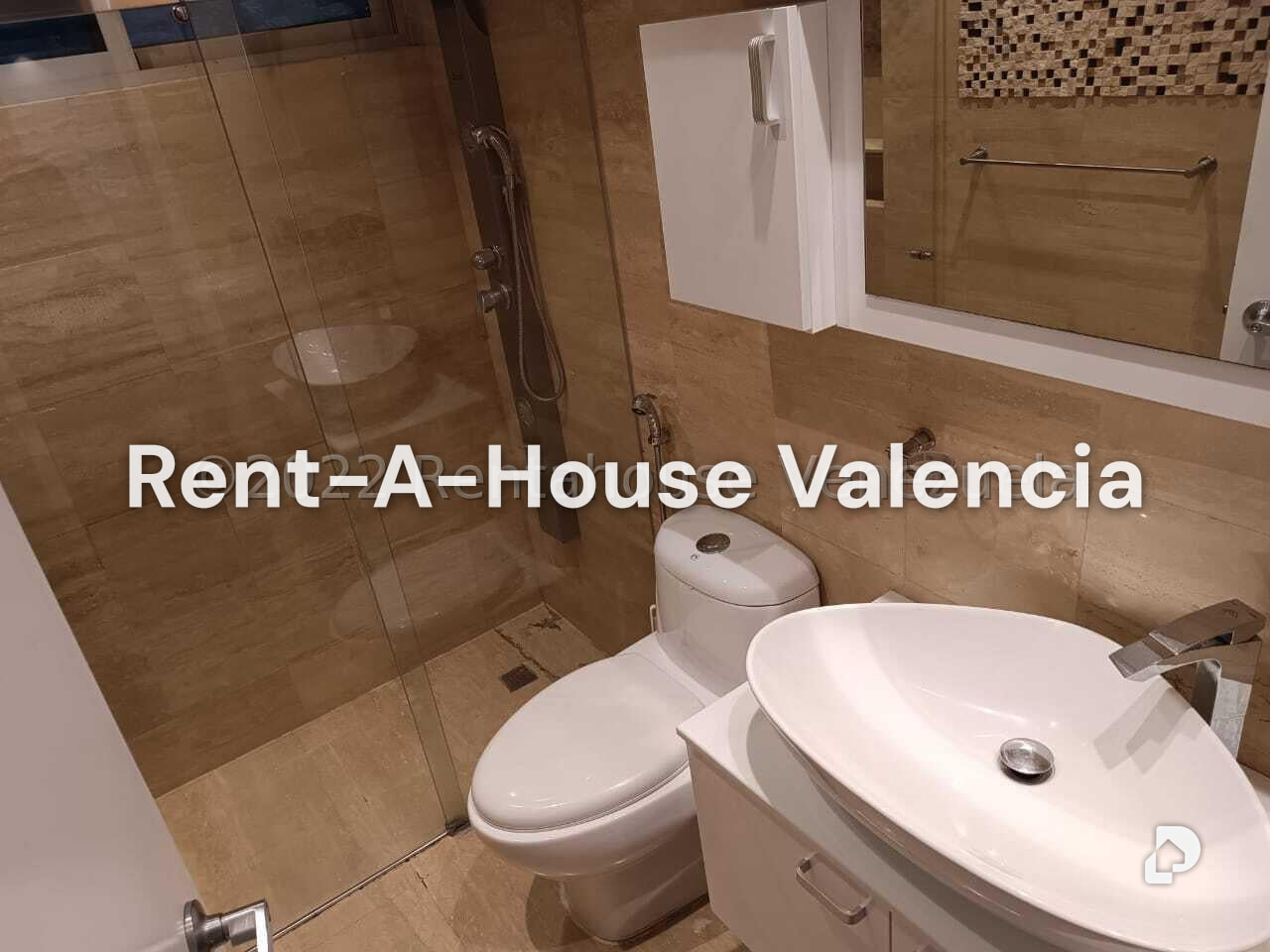 Casa en Altos de Guataparo, Valencia – 45