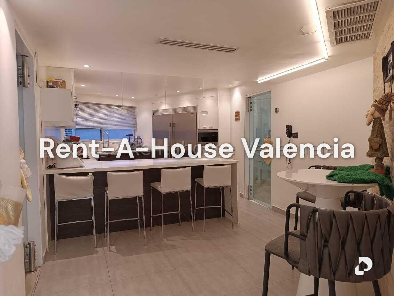 Casa en Altos de Guataparo, Valencia – 15