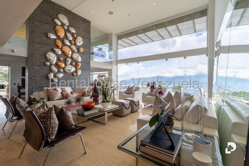 Casa en Alto Hatillo, Caracas – 2