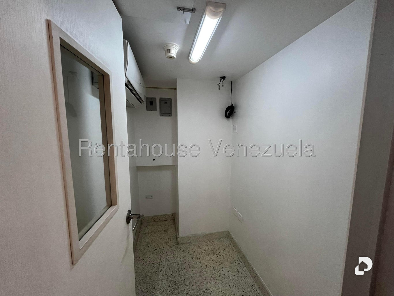 Oficina en La Trinidad, Caracas – 21