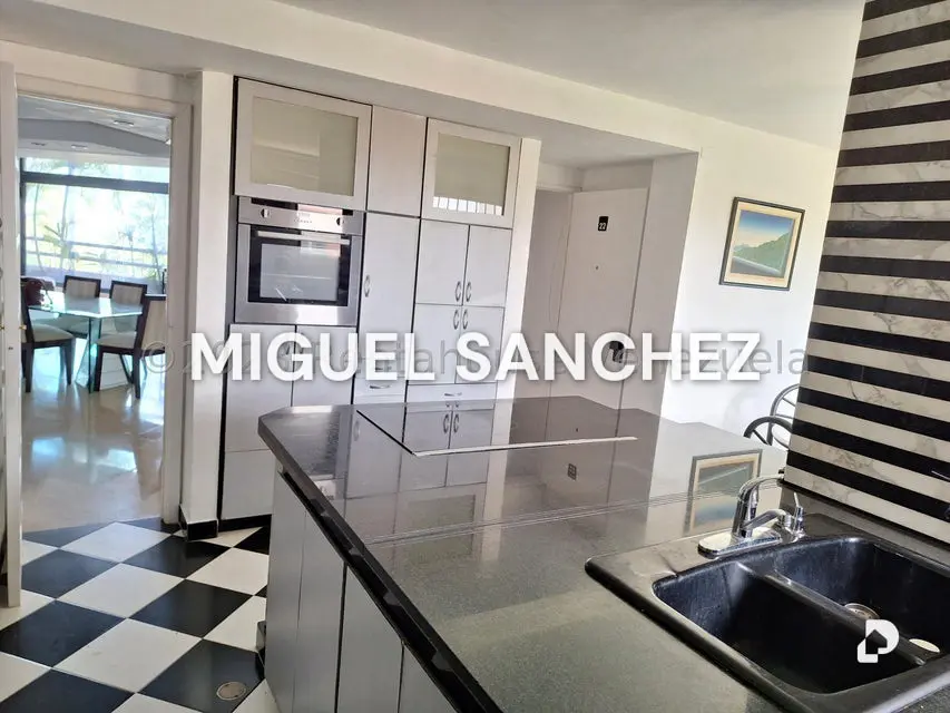 Apartamento en Los Naranjos, Caracas – 12