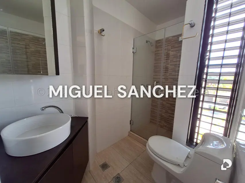 Apartamento en Los Naranjos, Caracas – 18
