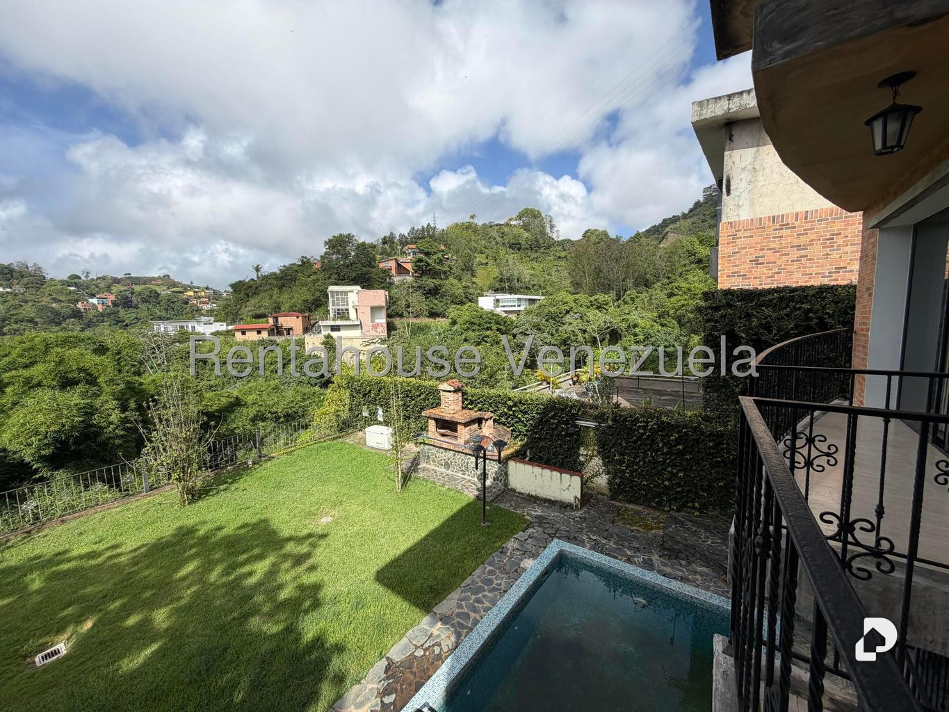 House in Villa Nueva Hatillo, Caracas – 23