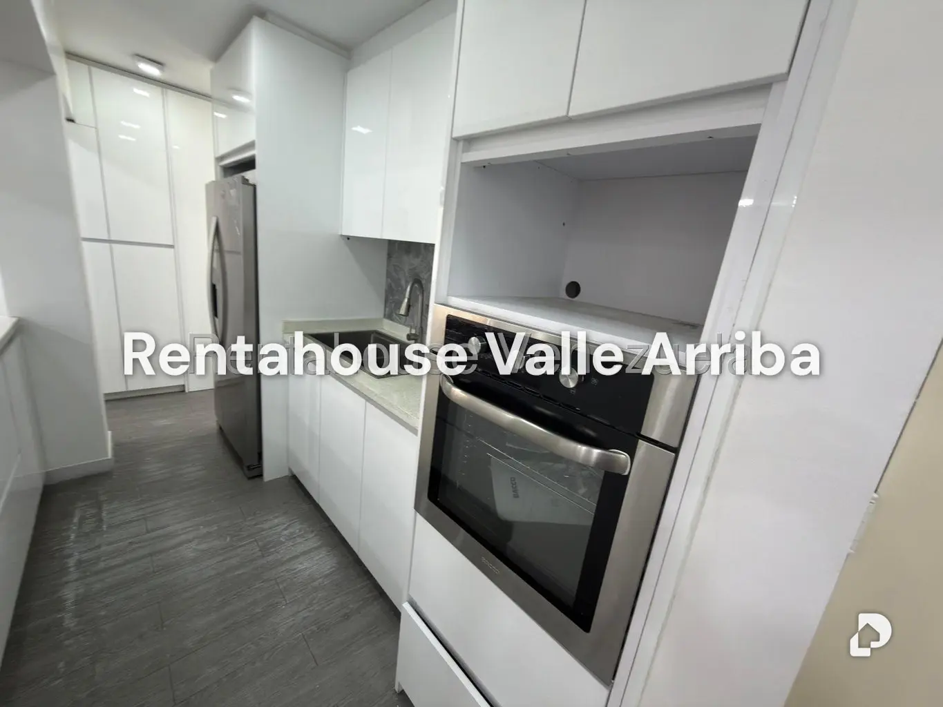 Apartamento en Los Palos Grandes, Caracas – 8