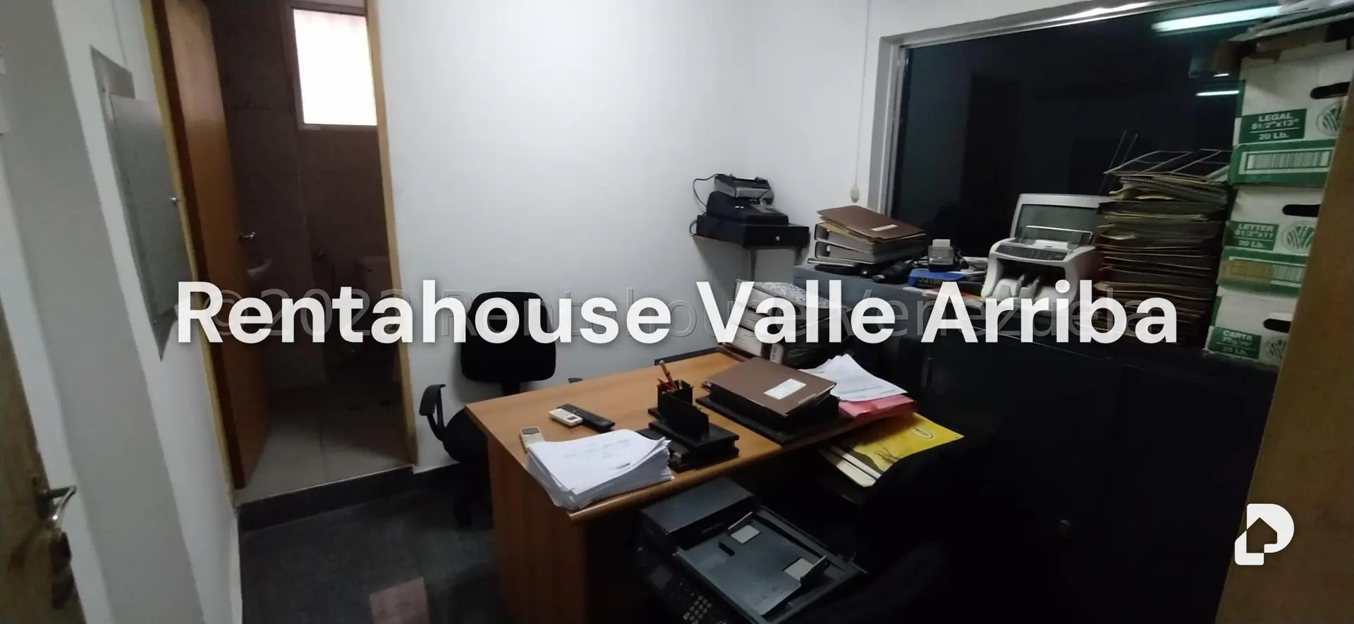 Local comercial en Los Chaguaramos, Caracas – 24