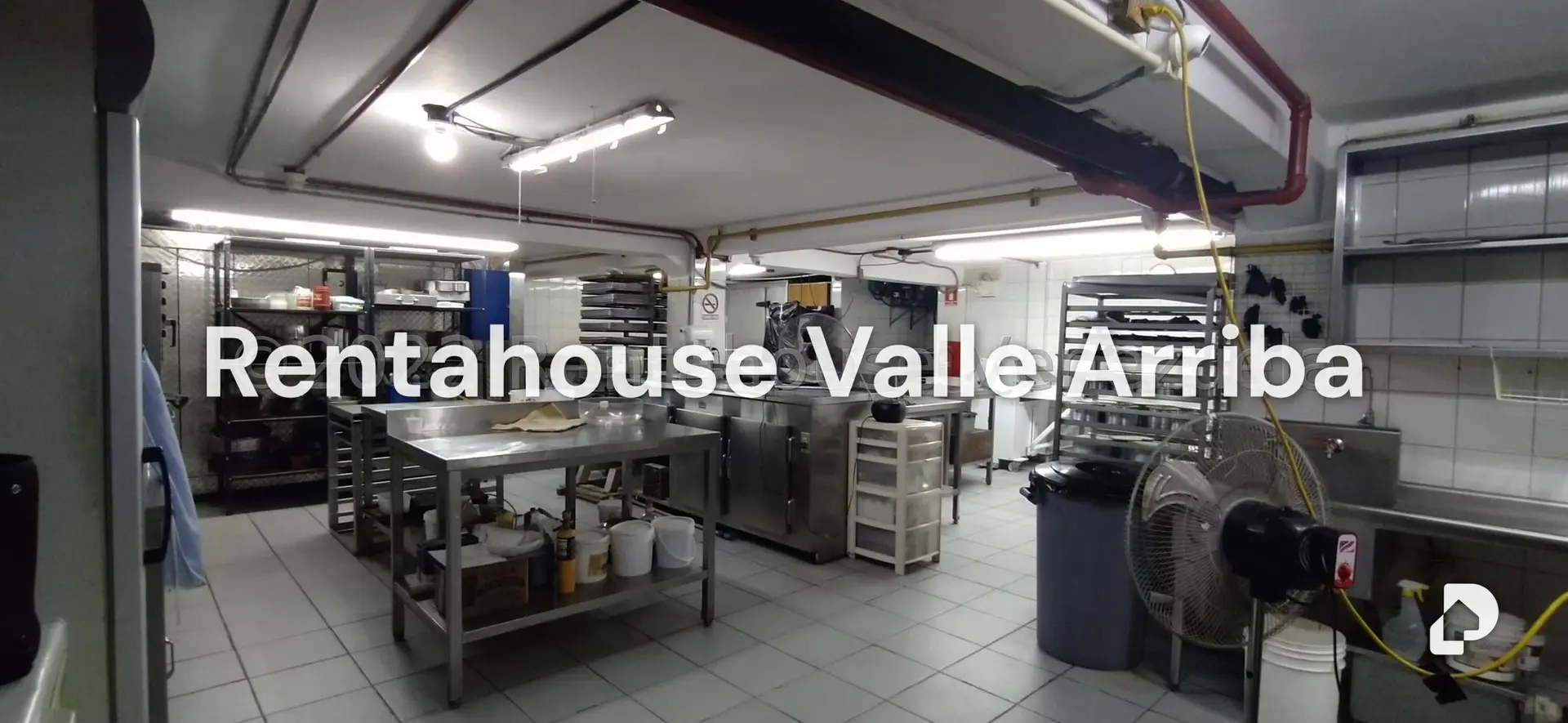 Local comercial en Los Chaguaramos, Caracas – 29