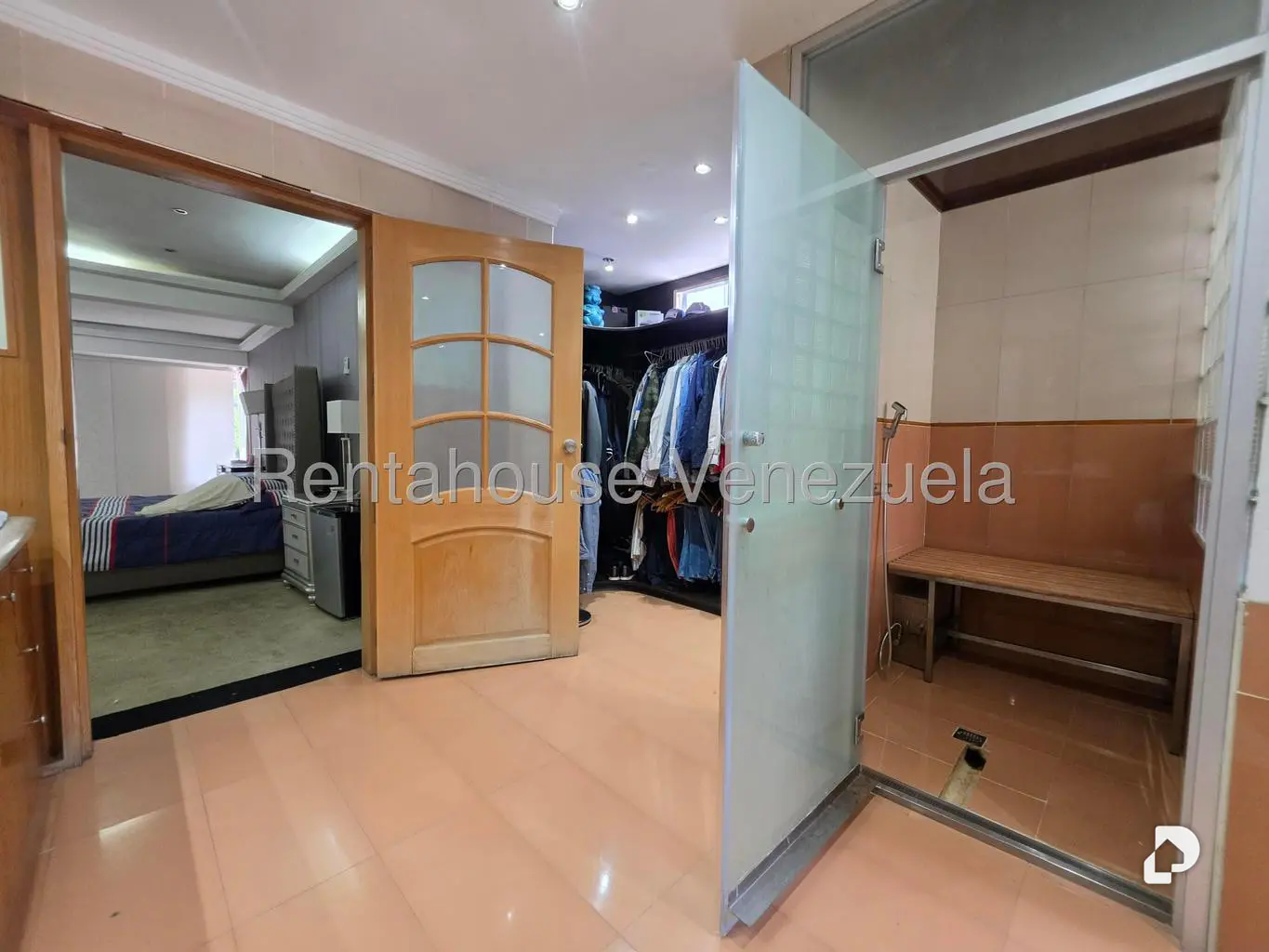 Casa en El Cafetal, Caracas – 24