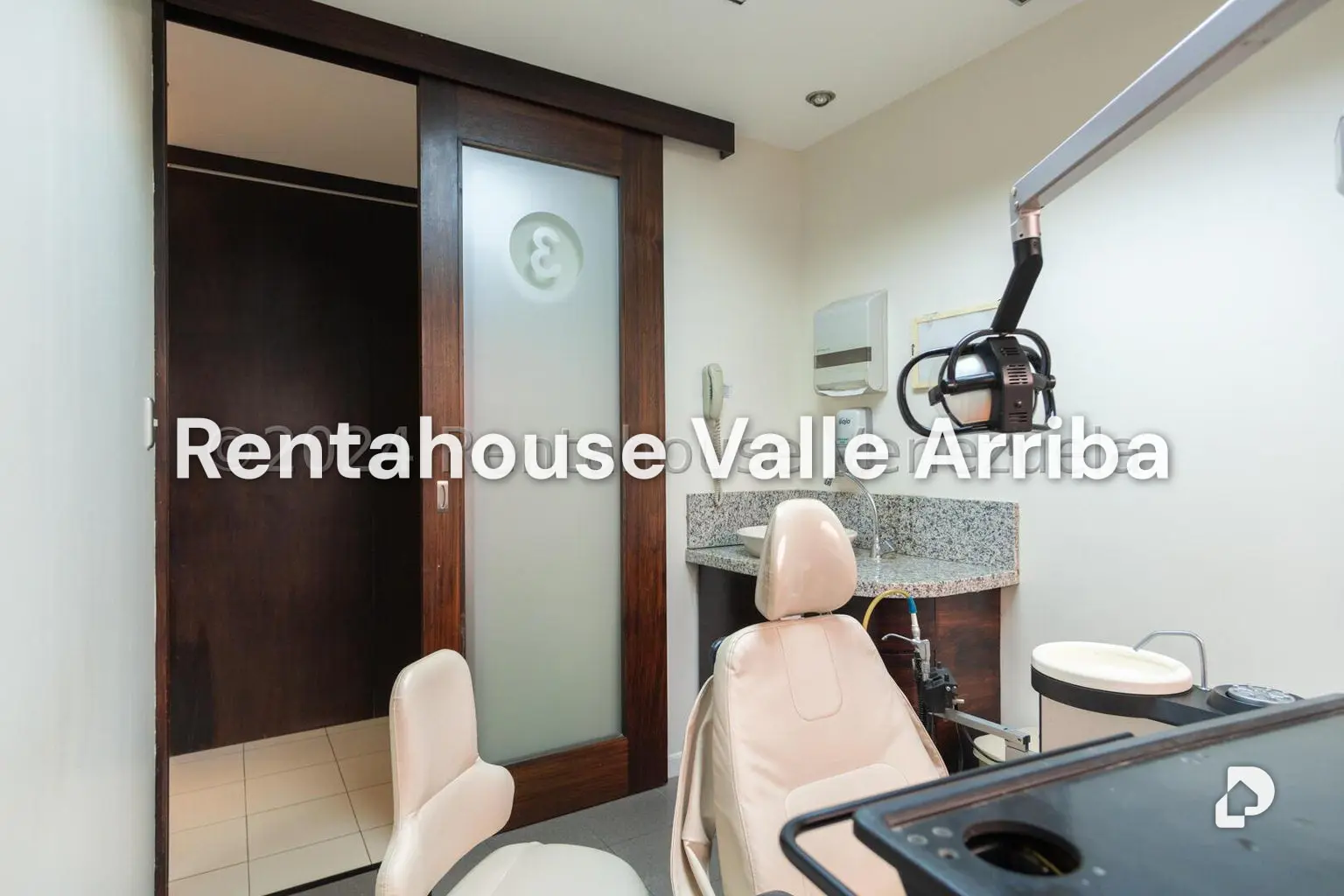 Local comercial en Santa Paula, Caracas – 23