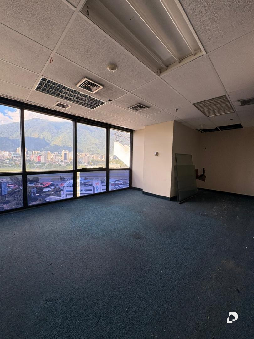 Oficina en Chuao, Caracas – 15