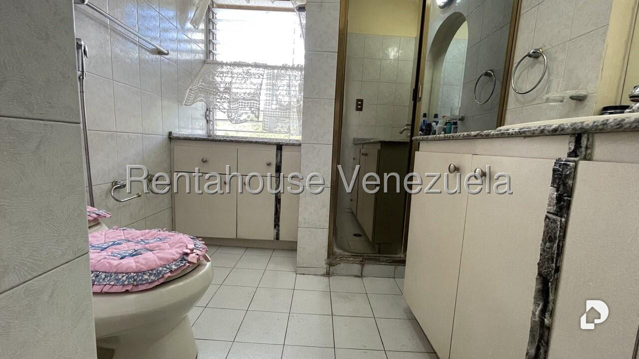 Apartamento en Los Chaguaramos, Caracas – 16