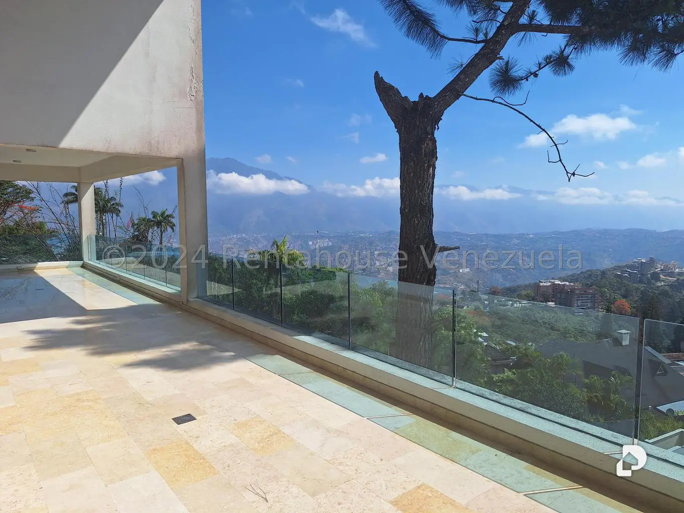Casa en Alto Hatillo, Caracas – 21