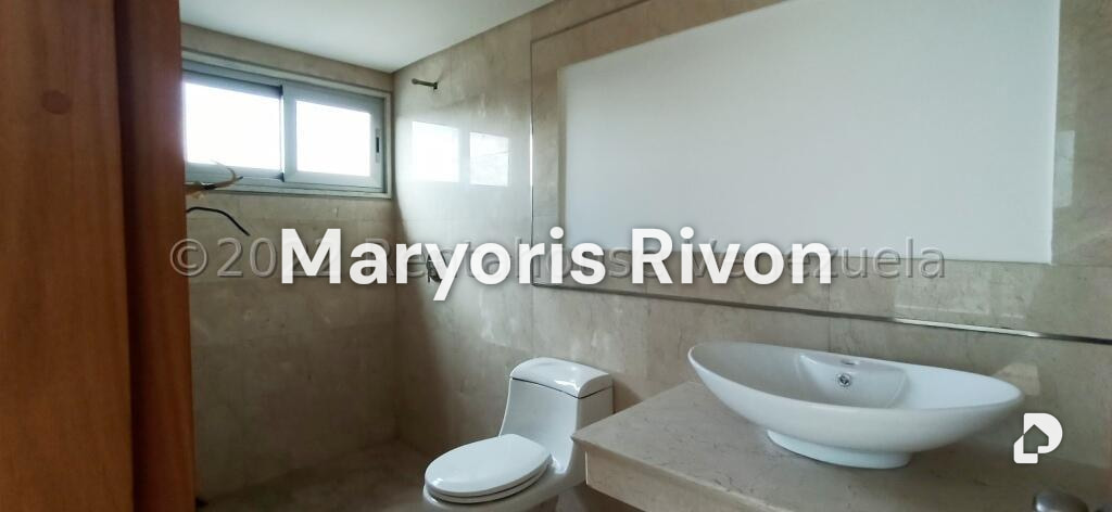Penthouse en Campo Alegre, Caracas – 24