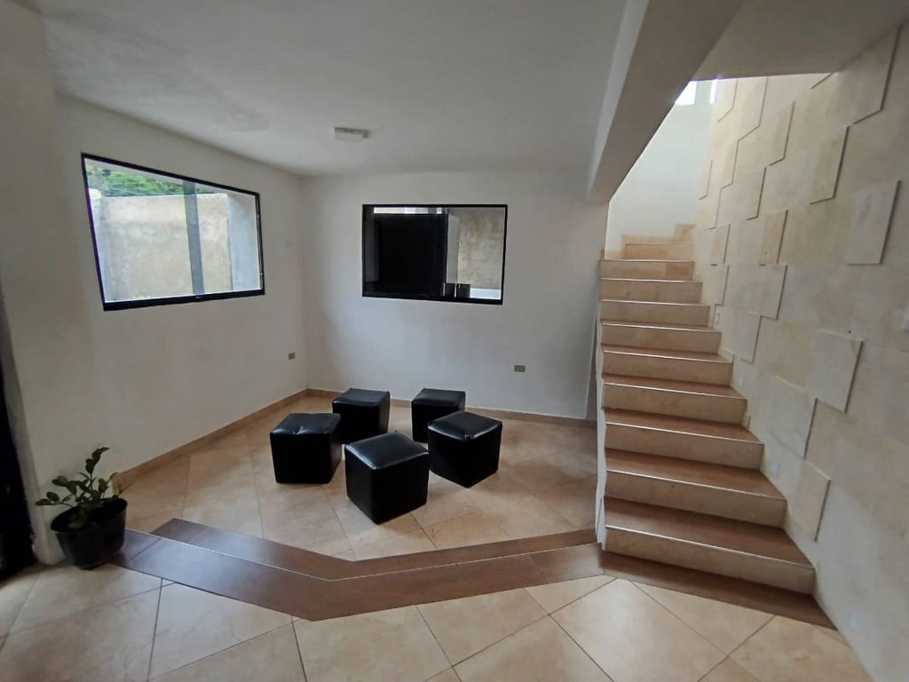 Casa en Colinas de Guataparo, Valencia - 1