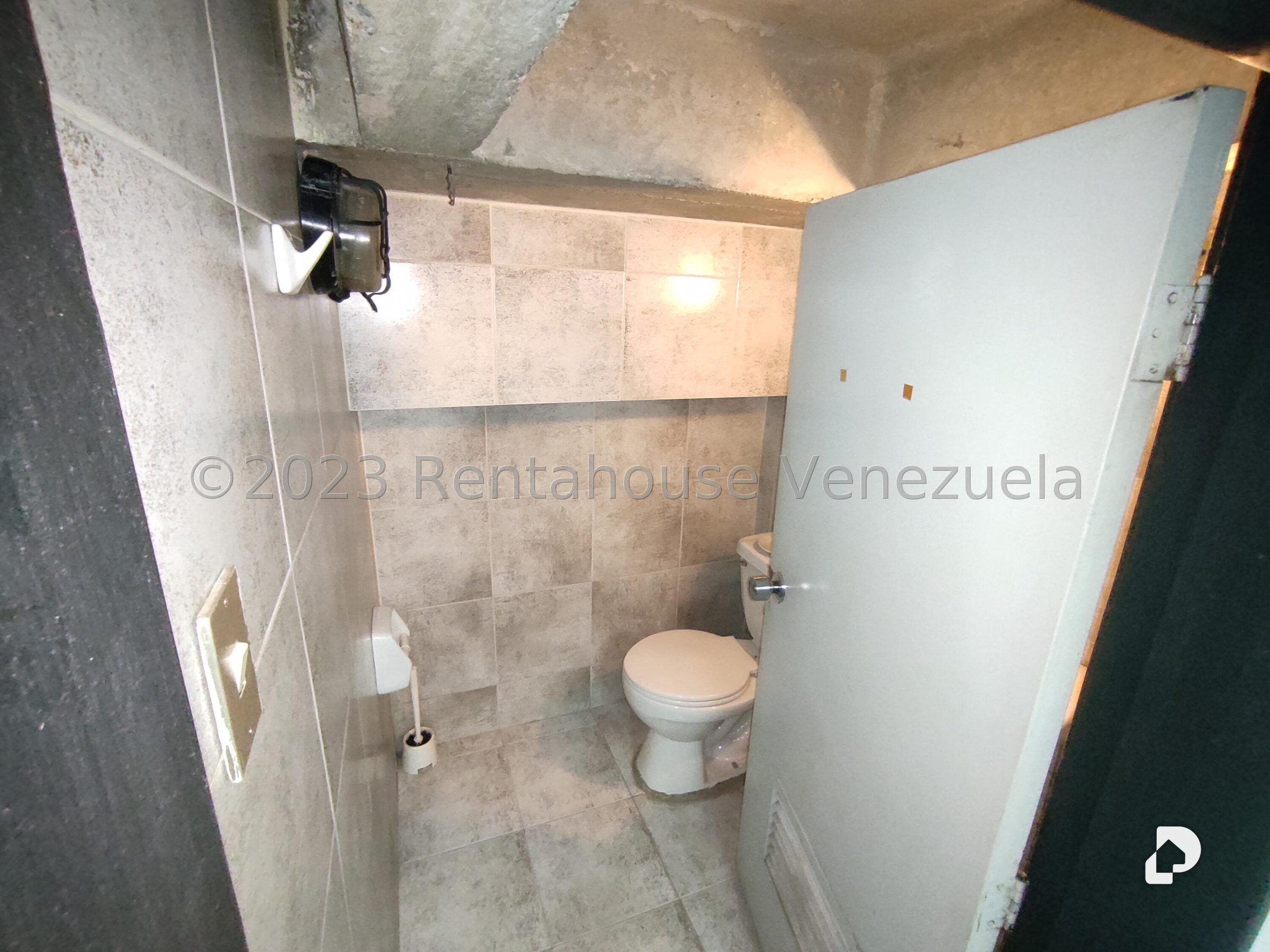 Local comercial en Prados del Este, Caracas – 12