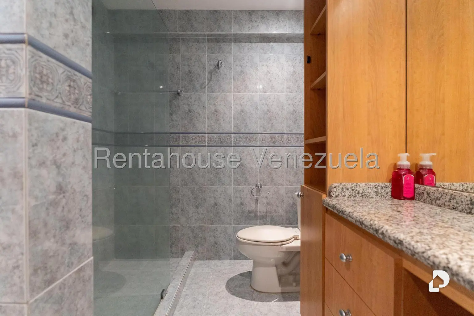 Apartamento en Las Esmeraldas, Caracas – 24