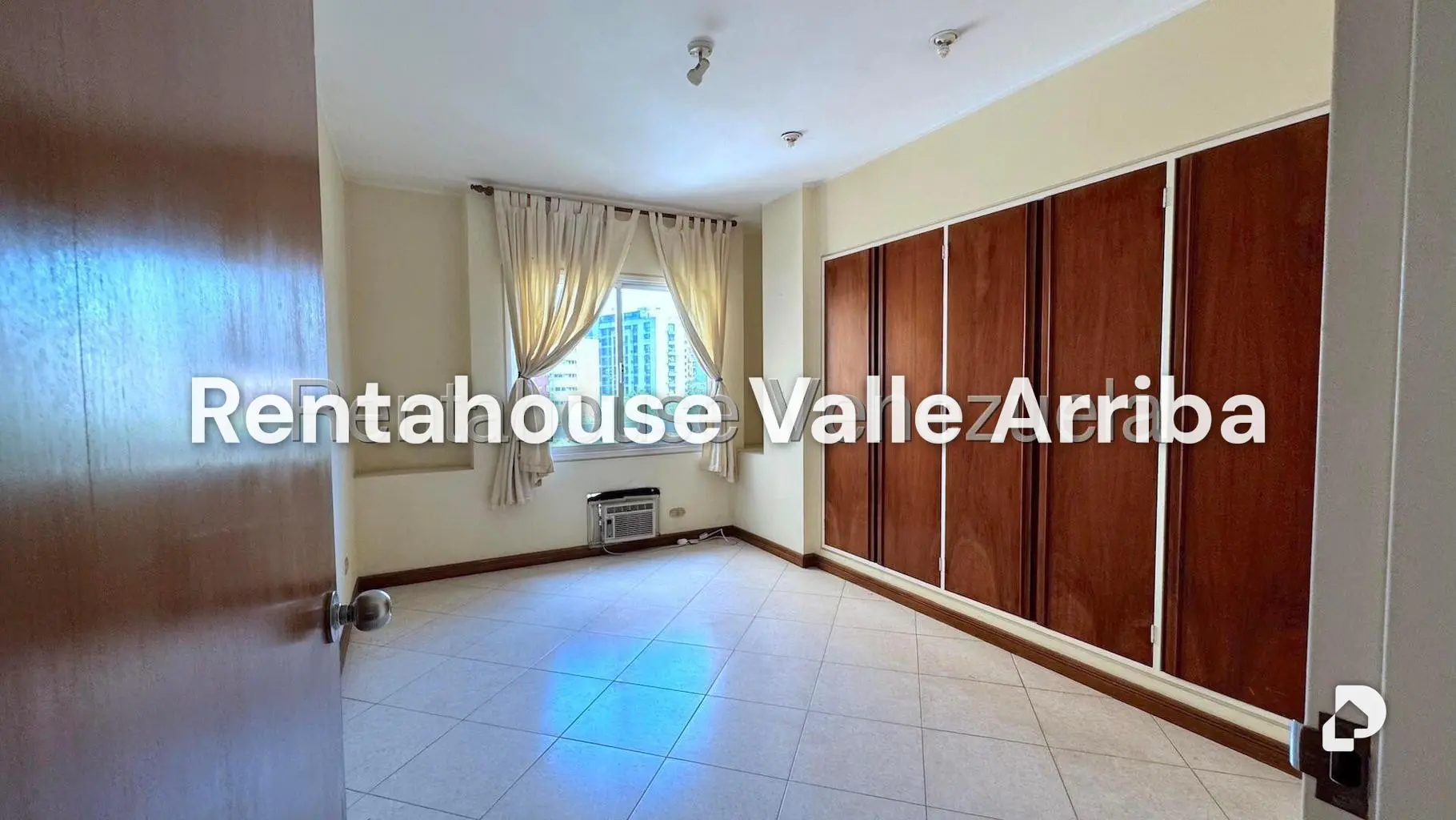 Apartamento en El Rosal, Caracas – 12