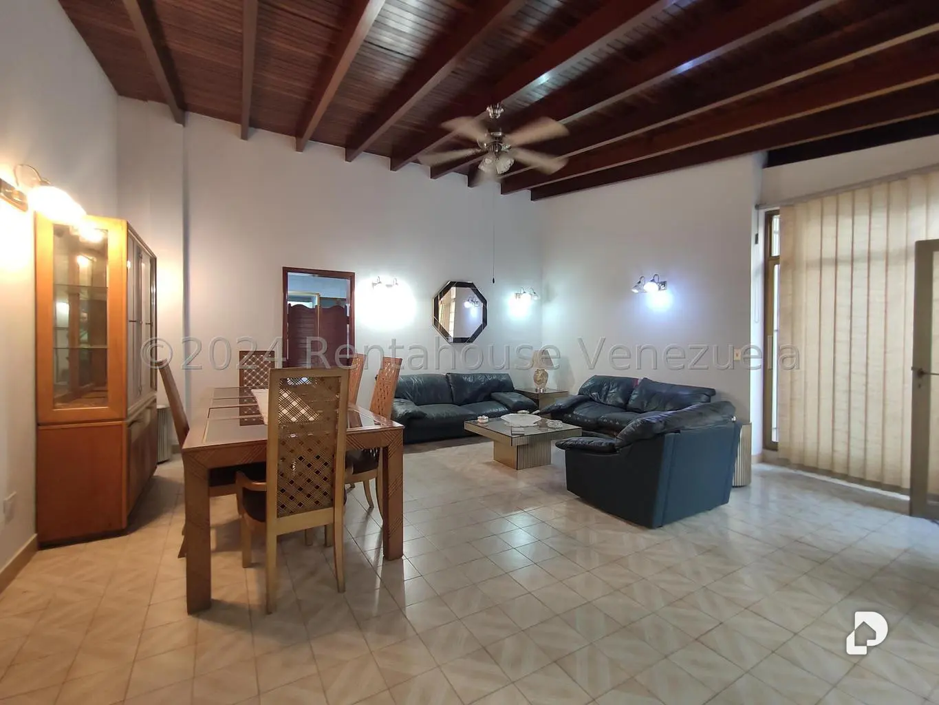 Casa en Los Palos Grandes, Caracas – 11