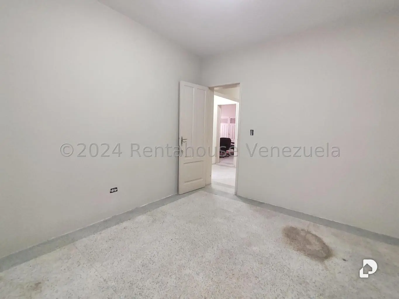 Casa en Los Palos Grandes, Caracas – 19