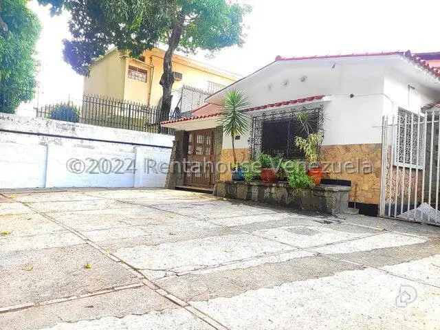 Casa en Los Palos Grandes, Caracas – 3
