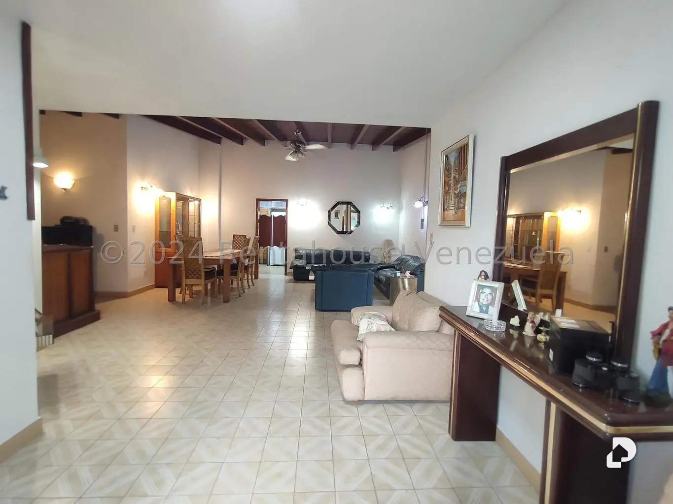 Casa en Los Palos Grandes, Caracas – 9