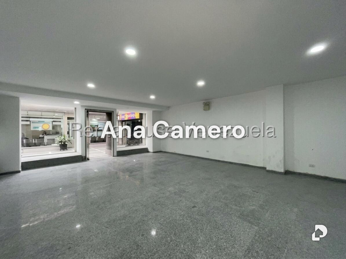 Local comercial en Santa Paula, Caracas – 12