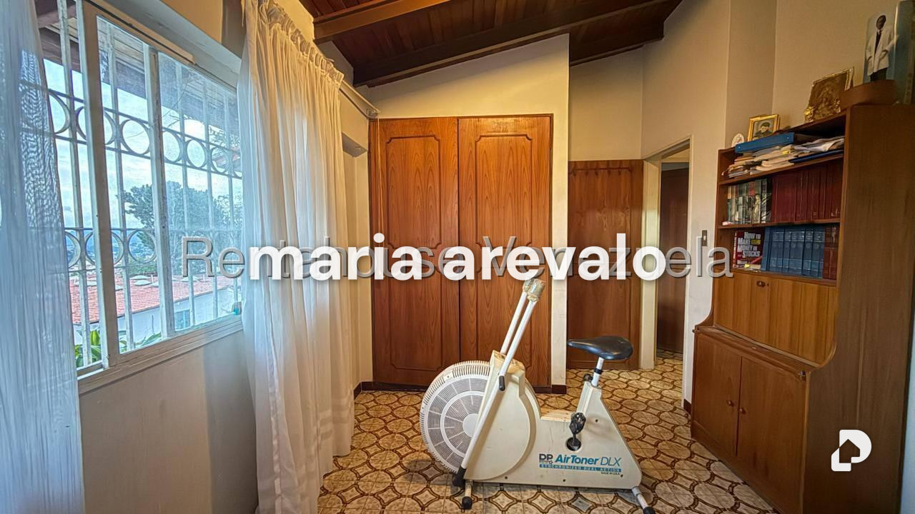 Casa en Alto Prado, Caracas – 25