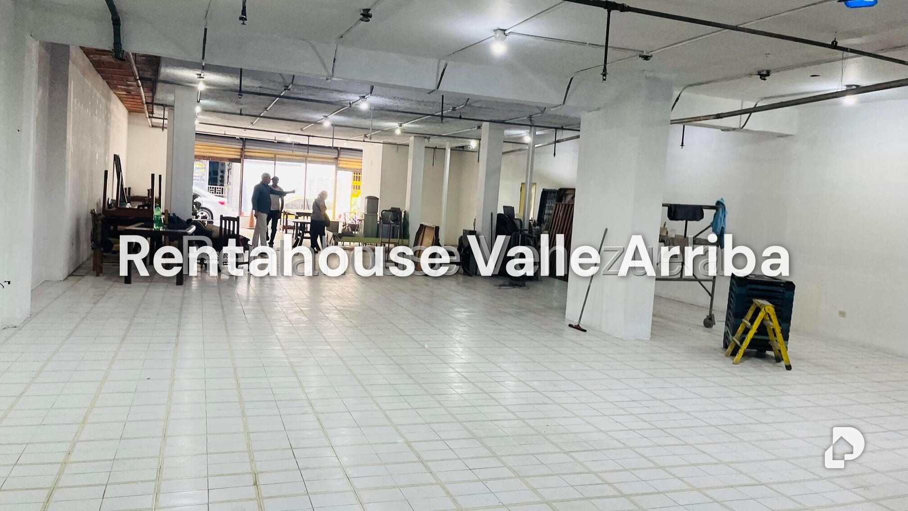 Local comercial en Parroquia La Candelaria, Caracas – 2