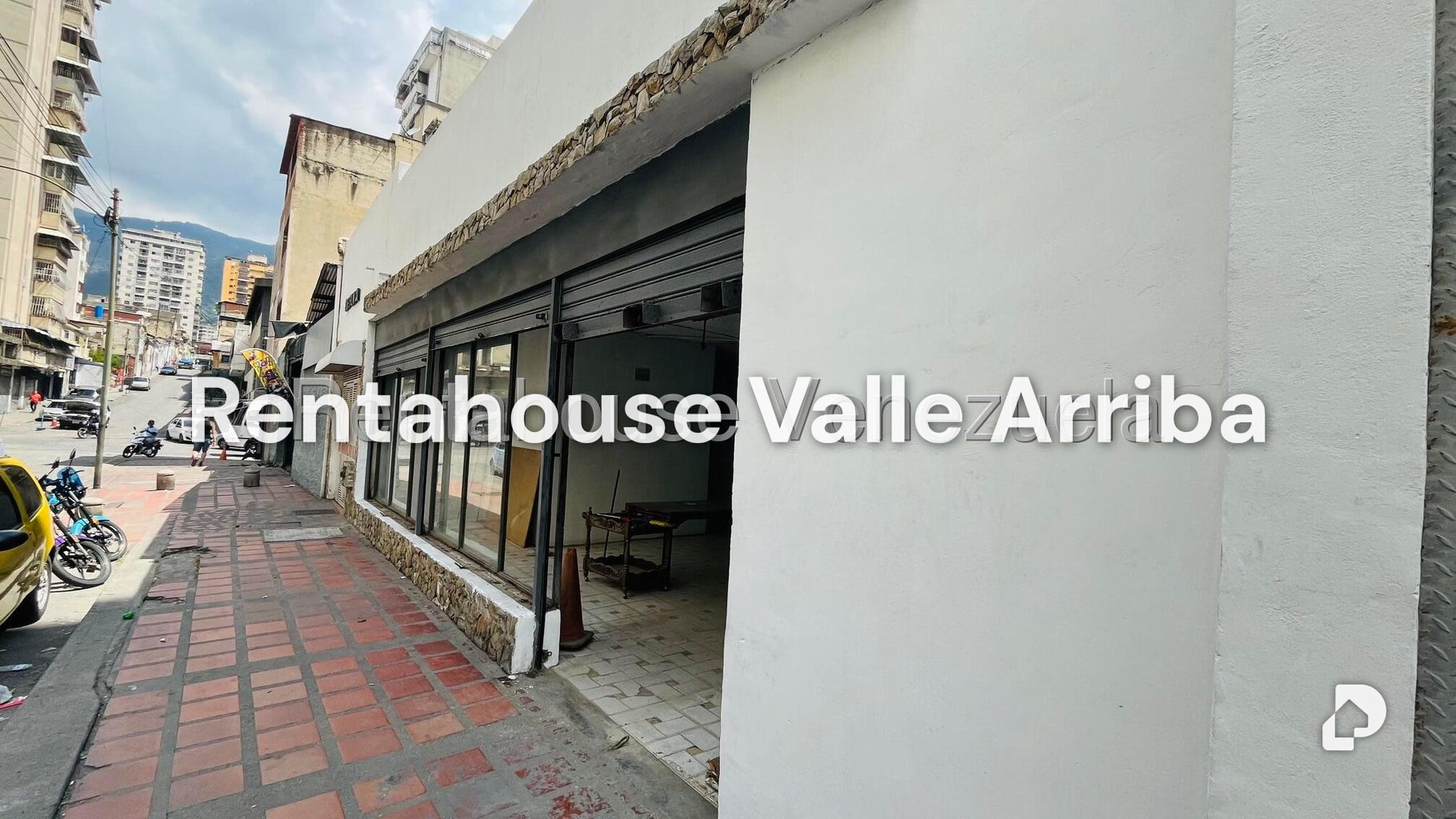 Local comercial en Parroquia La Candelaria, Caracas – 15