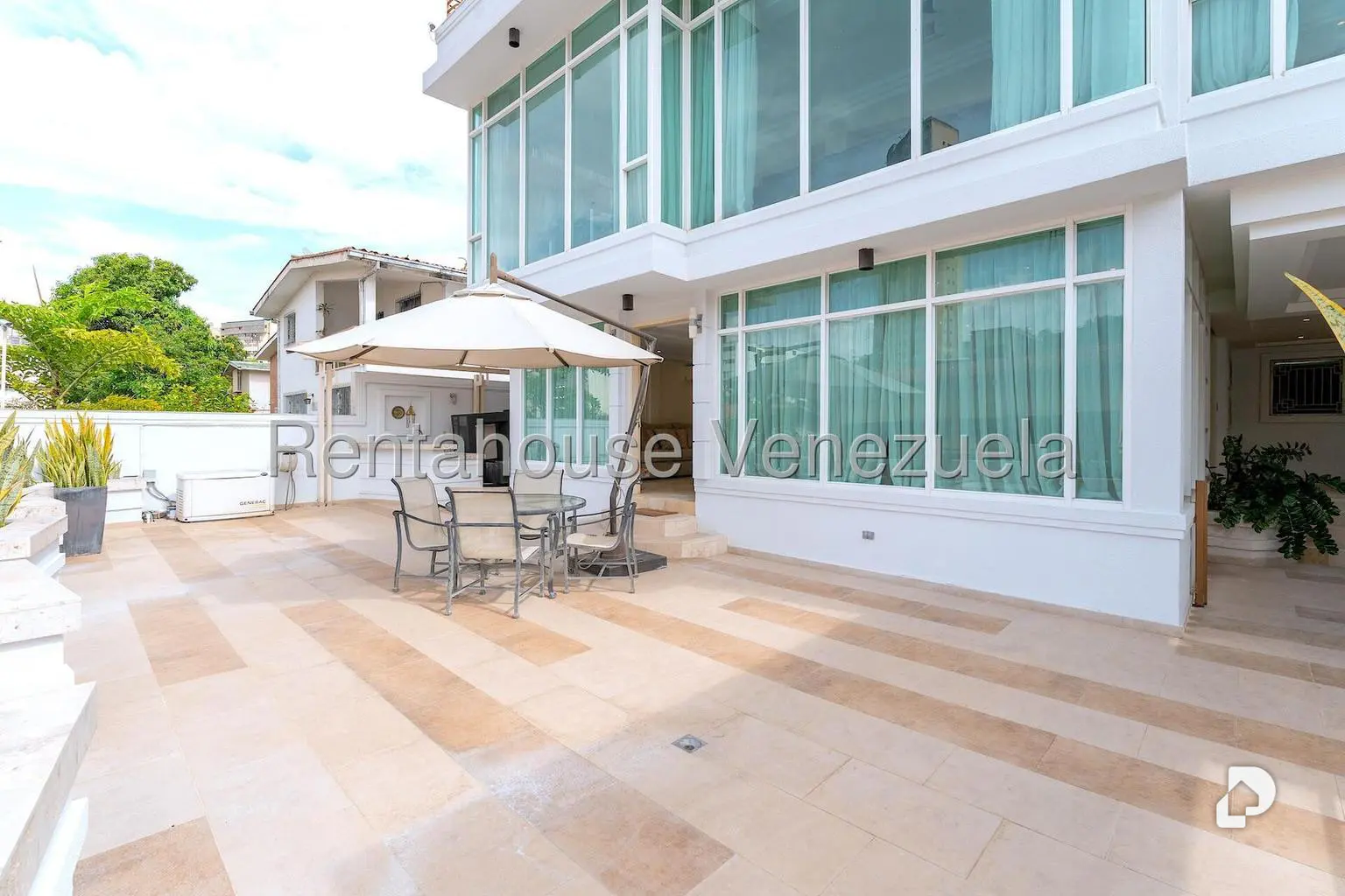 Casa en Santa Fe Norte, Caracas – 14