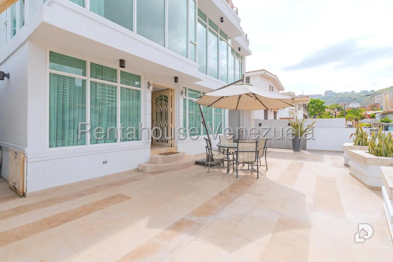 Casa en Santa Fe Norte, Caracas – 17