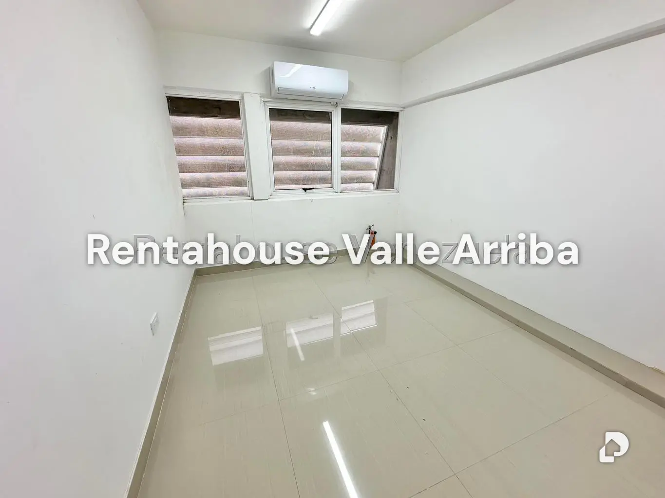 Local comercial en Lomas del Sol, Caracas – 5