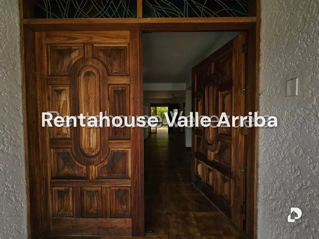 Casa en Lomas de La Lagunita, Caracas – 10