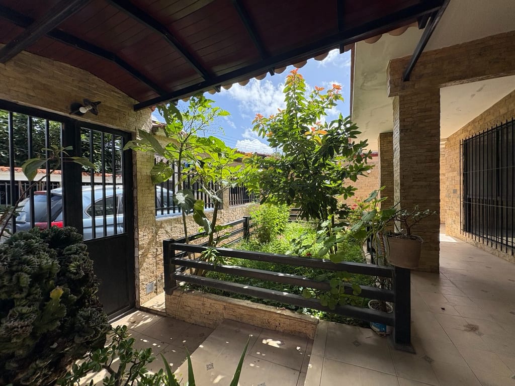 Casa en Colinas de Carrizal, Altos Mirandinos - 1