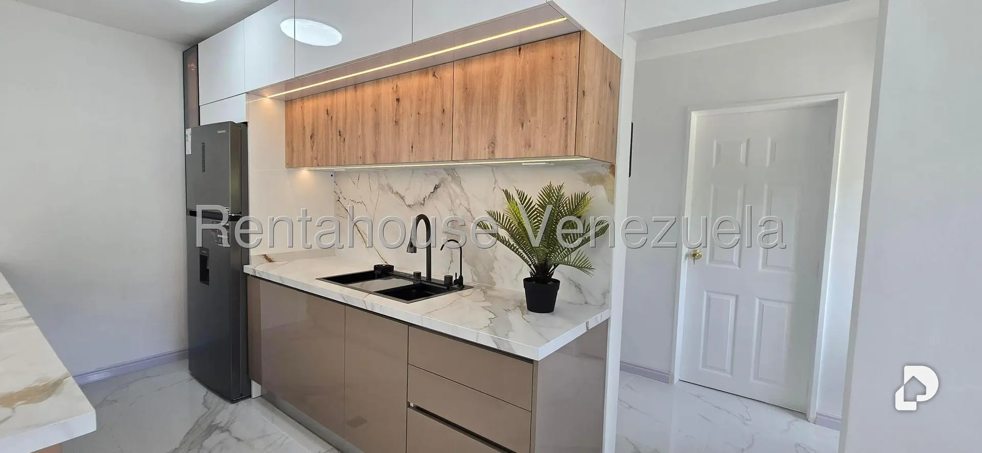 Apartamento en Santa Rosa de Lima, Caracas – 12