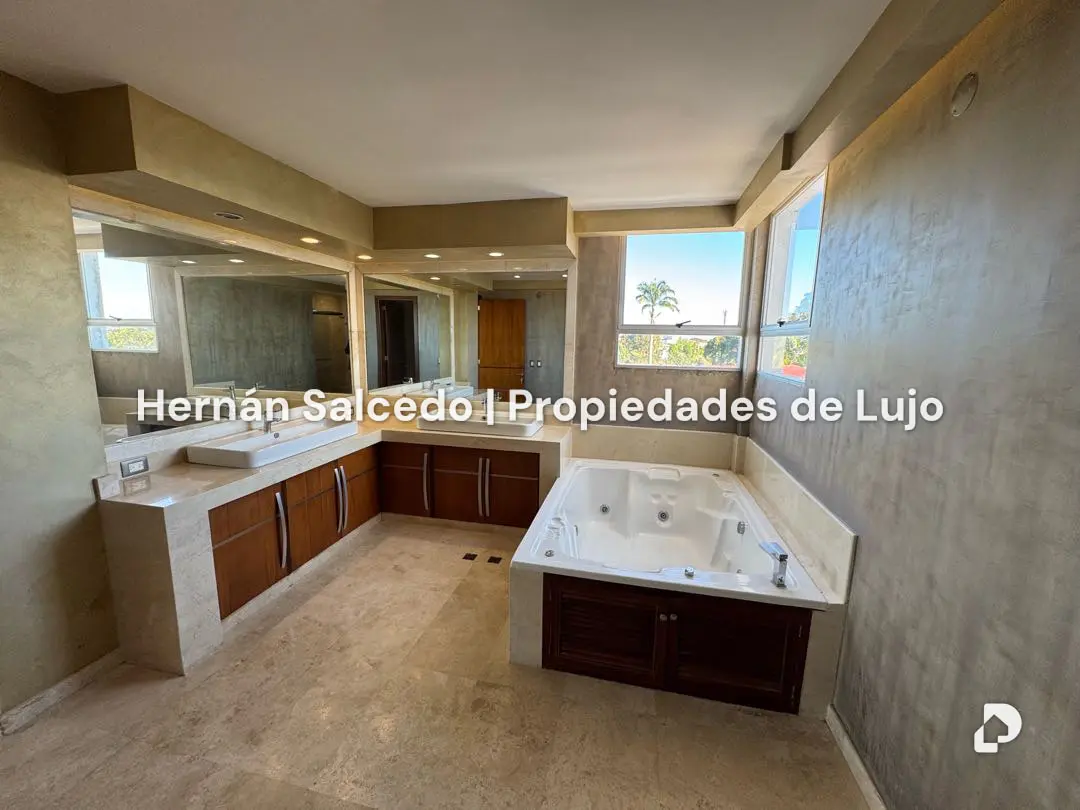 Casa en La Lagunita, Caracas – 28