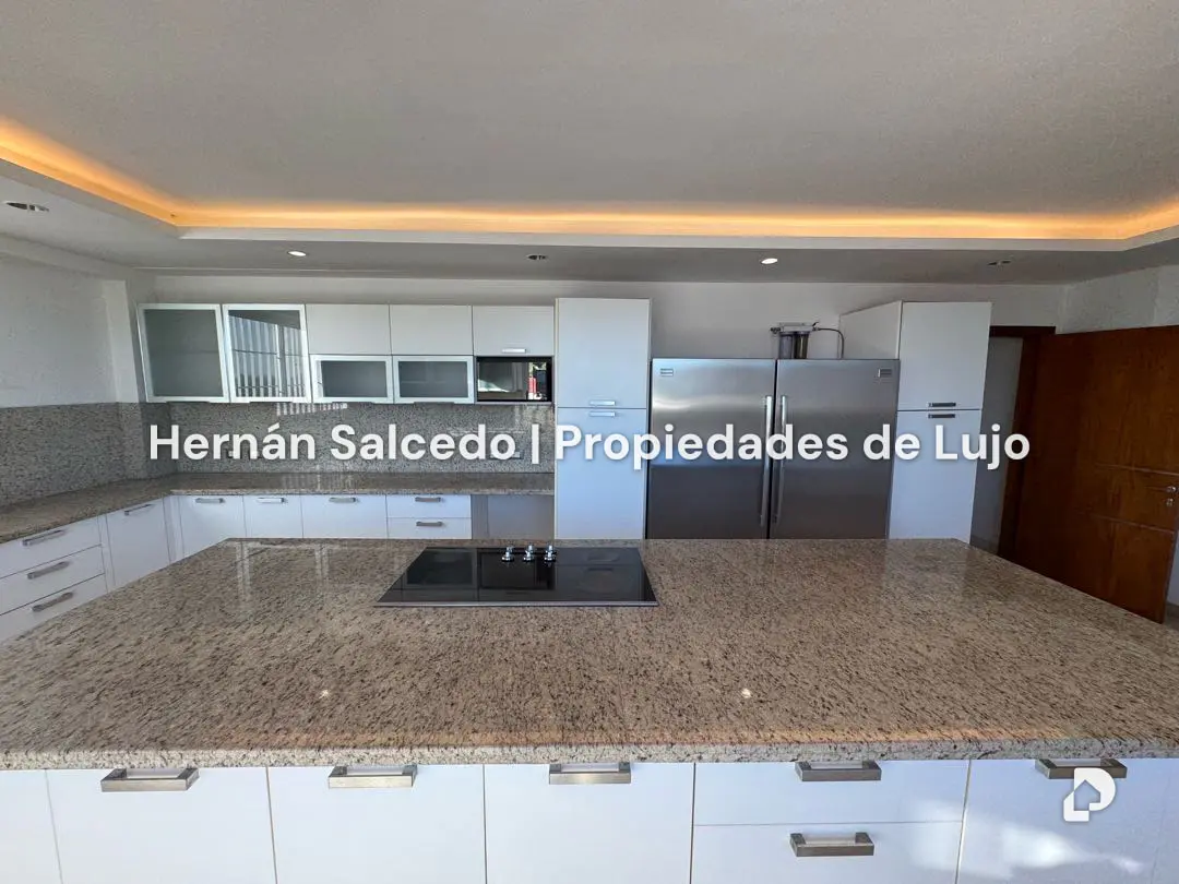 Casa en La Lagunita, Caracas – 17