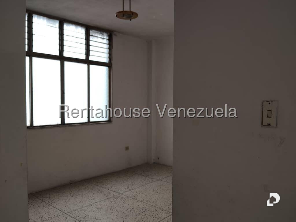 Local comercial en Catia, Caracas – 13