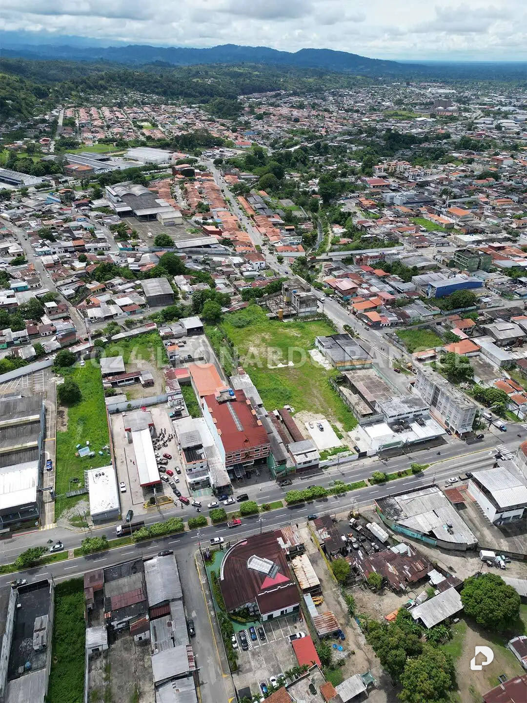 Land in Avenida Bolívar, Presidente Betancourt – 5